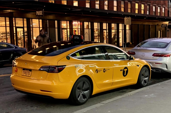 한 시민이 테슬라 모델3 택시를 뉴욕시 도로에서 목격했다. [electrek]