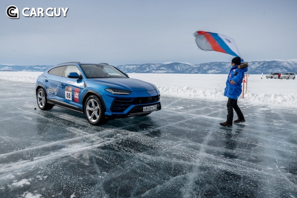 람보르기니 우루스, 러시아 바이칼 호수 얼음 위 최고 속도 신기록 달성